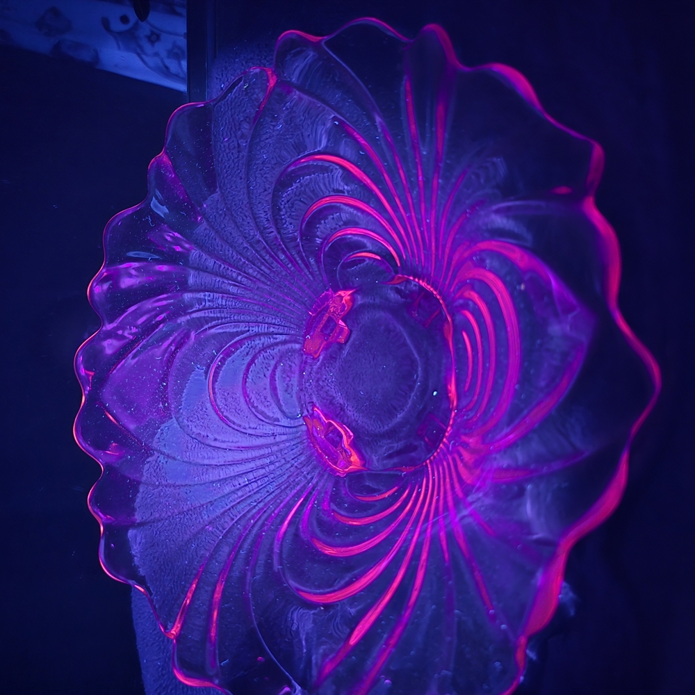 Selenium Glass Bowl